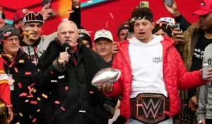 <div>Chiefs Fans Rip Their Team's Super Bowl Celebration: 'Super Embarrassed'</div>