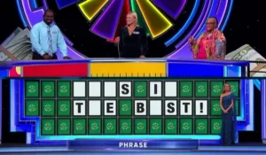 <div>Wheel of Fortune's Pat Sajak and Crowd Gasp to Answer that 'Belongs in hall of fame'</div>