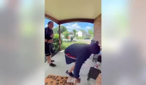 Video Shows Porch Pirate Steals Package Right in Front of FedEX Driver