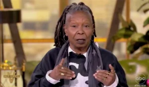 <div>Whoopie Goldberg Blasts Actor for Supporting Trump: 'Career suicide'</div>