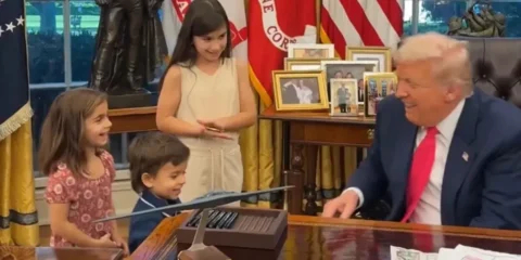 president trump with kids in oval office