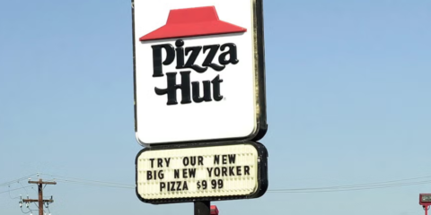 pizza hut closing 250 locations